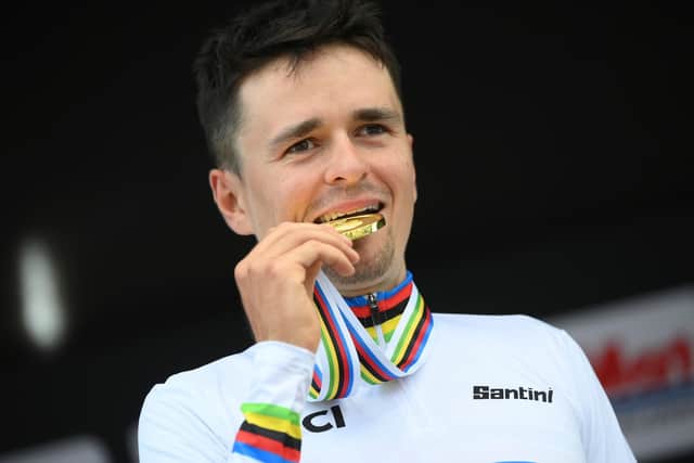 Tom Pidcock celebrates with his gold medal at the 2023 UCI Cycling World Championships -  MTB  Cross Country - Glentress Forest, Peebles, Scotland (Picture: SWPix.com)