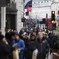 'British shoppers set to spend record £93.76bn over Christmas period'