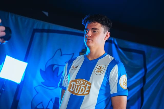 Transfer-Übersicht: Huddersfield Town, Rotherham United, Bradford City und ...
