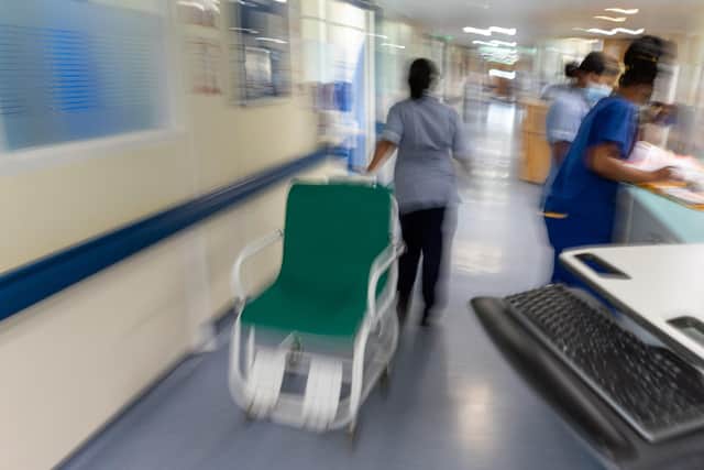Staff on an NHS hospital ward. PIC Jeff Moore/PA Wire