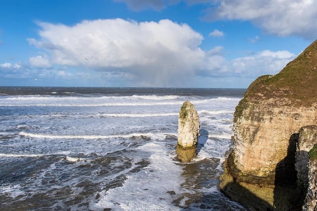 An impressive coastal path where you can cuddle up next to your partner as you watch the sun set or as you walk along the sandy beach. From Flamborough North Landing, you will follow the cliff top path across the Holmes Gut and you will come across various caves and reach Thornwick Bay at the end of your walk.