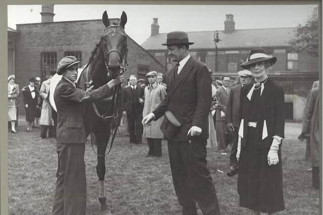 Lady Chesterfield with Sun Castle, which won the St Leger