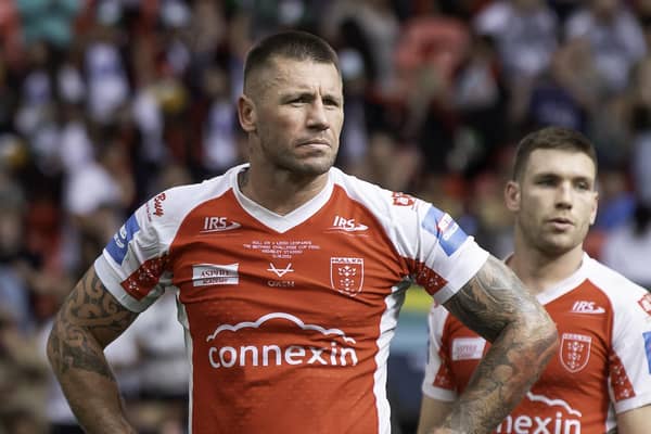 Shaun Kenny-Dowall shows his disappointment at the end of the Challenge Cup final. (Photo: Allan McKenzie/SWpix.com)