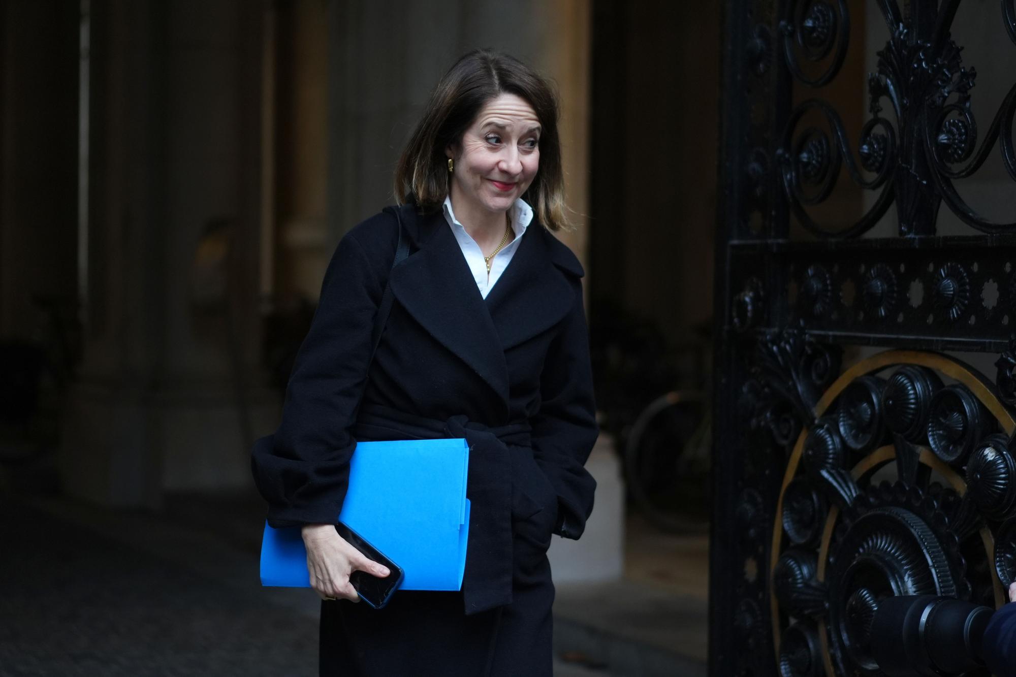 Why are people living on benefits going unchecked? - Jayne Dowle