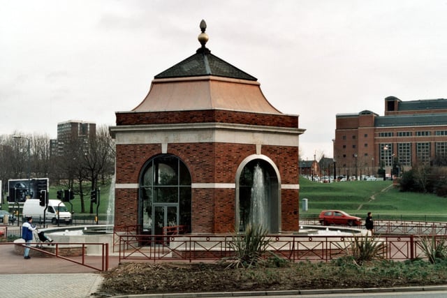 Having been disused for many years, the former petrol station became the site of Leeds’s Millennium Fountain in 2000.