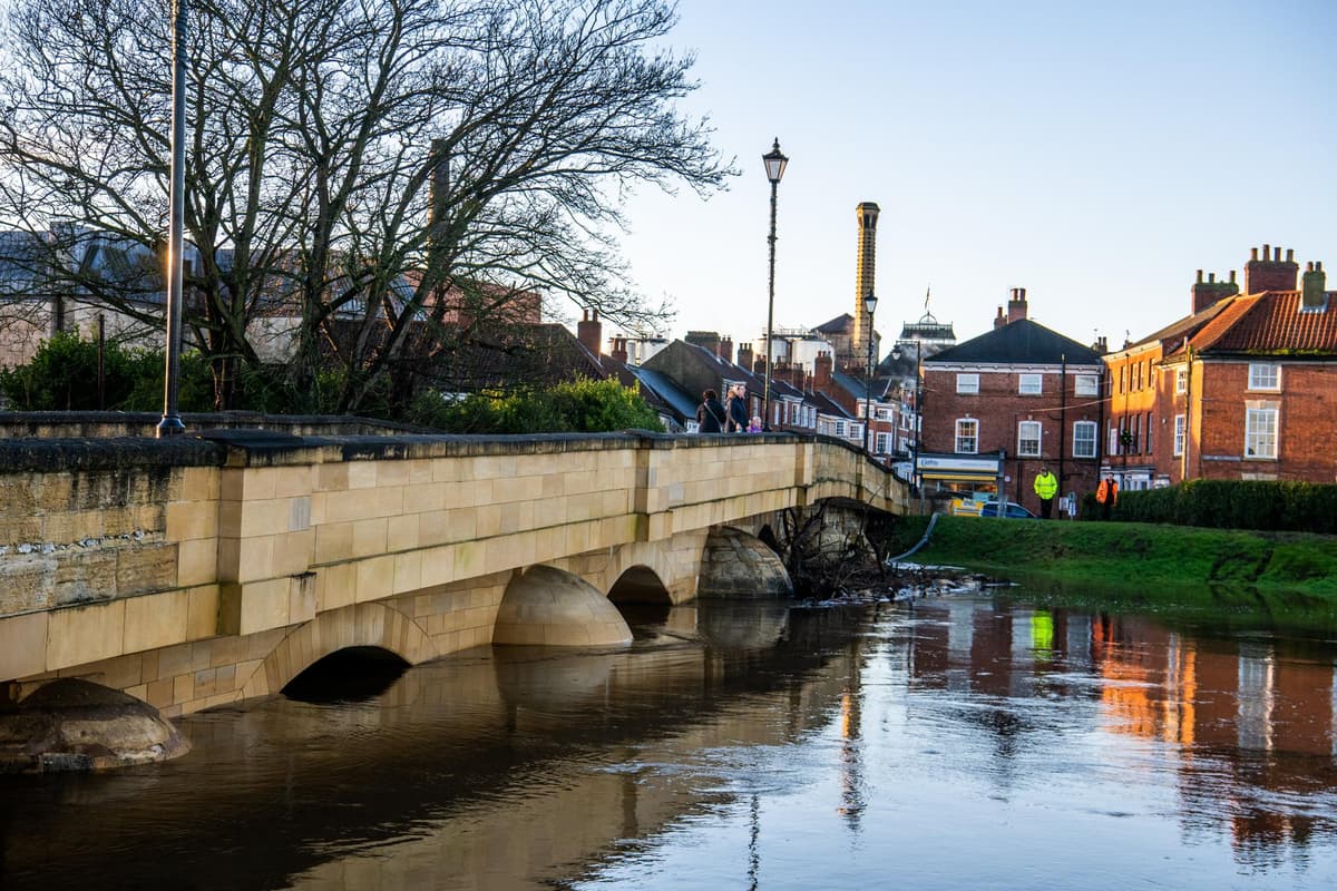 Tadcaster Postcode Tadcaster heavy rain causes bridge closure and risk of flooding
