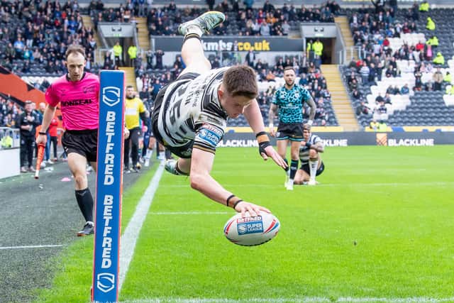 Hull FC's Davy Litten makes an acrobatic dive to score his side's first try against Leigh. (Picture: Allan McKenzie/SWpix.com)