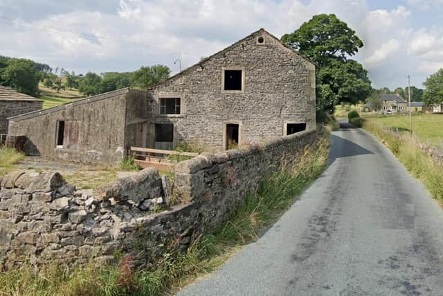 The stone barn has planning pernission to convert into a home