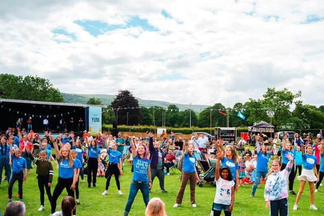 Flashmob at The Ilkley Food and Drink Festival. (Pic credit: Stephen Midgely / Ilkley Food and Drink Festival)