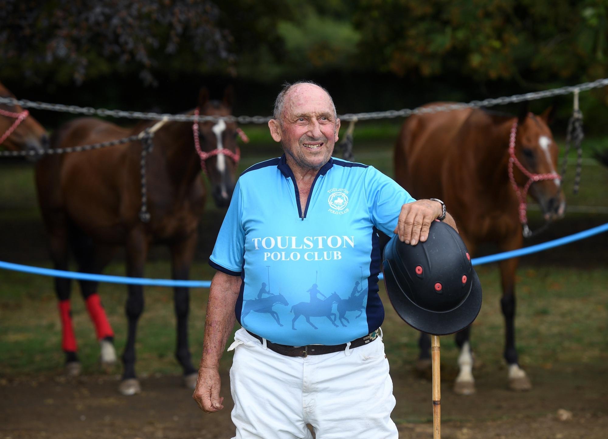 86-jähriger Bauer könnte ältester aktiver Polospieler werden
