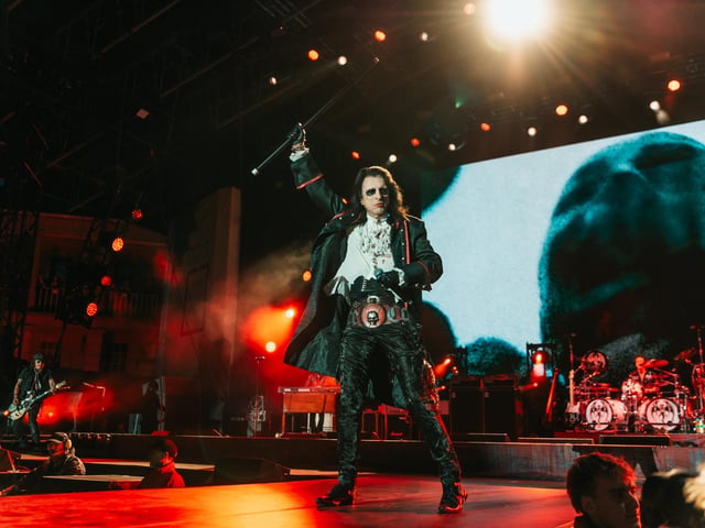 Alice Cooper on stage
