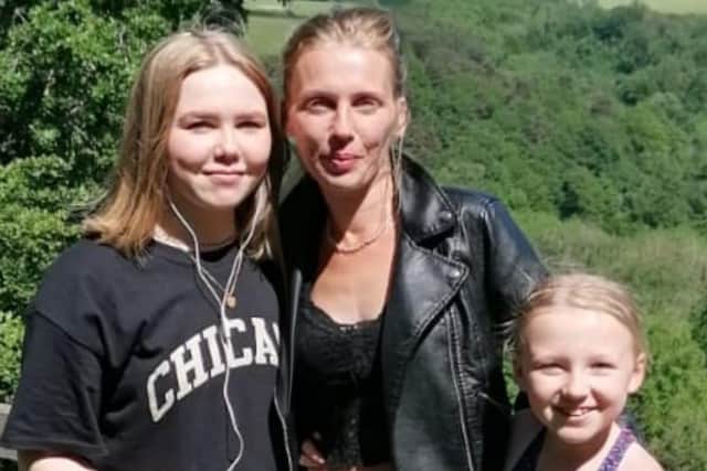 Kelly Feaviour, 42 and her daughters.