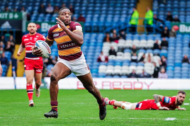 Jermaine McGillvary races over to score against Hull KR in last year's Challenge Cup semi-final. (Photo: Alex Whitehead/SWpix.com)