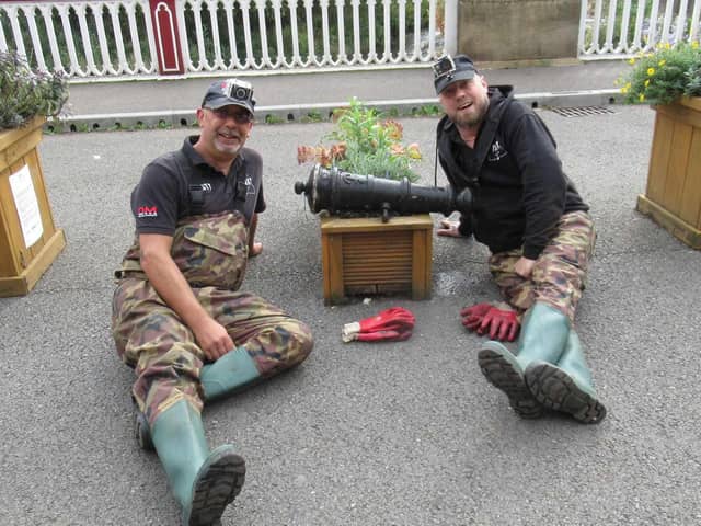 L-R Steve Forrest and Glen Collins with the Royal Navy cannon dating back to the 19th Century