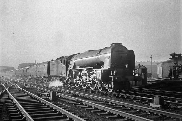 Flying Scotsman with 60122 Curlew, a Class A1 pacific, entered York Station on December 29, 1952.