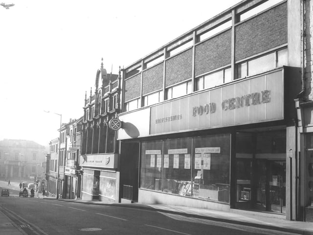 One from Mansfield Museum's collection - can you remember Leeming Street in the seventies?