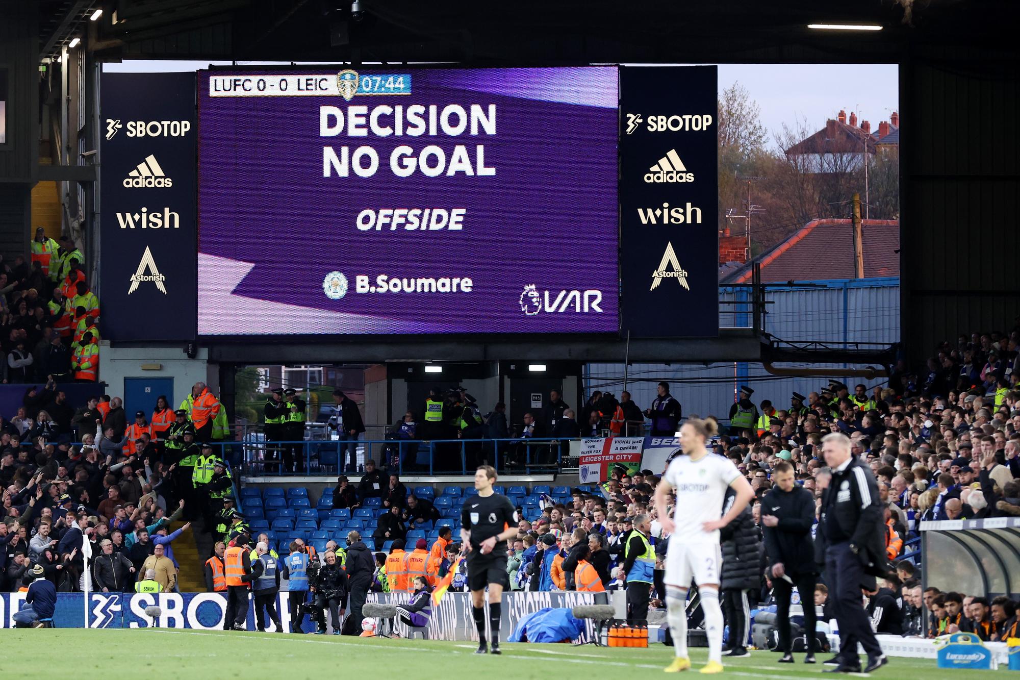 Here is how the Premier League table would have looked without VAR.