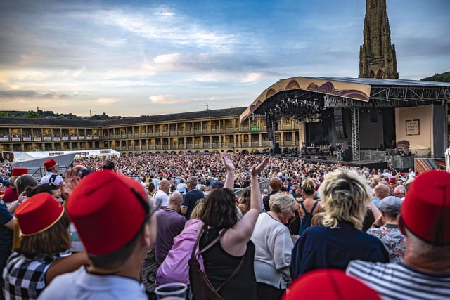 The band played to a sell-out crowd. Photos by Cuffe and Taylor and The Piece Hall