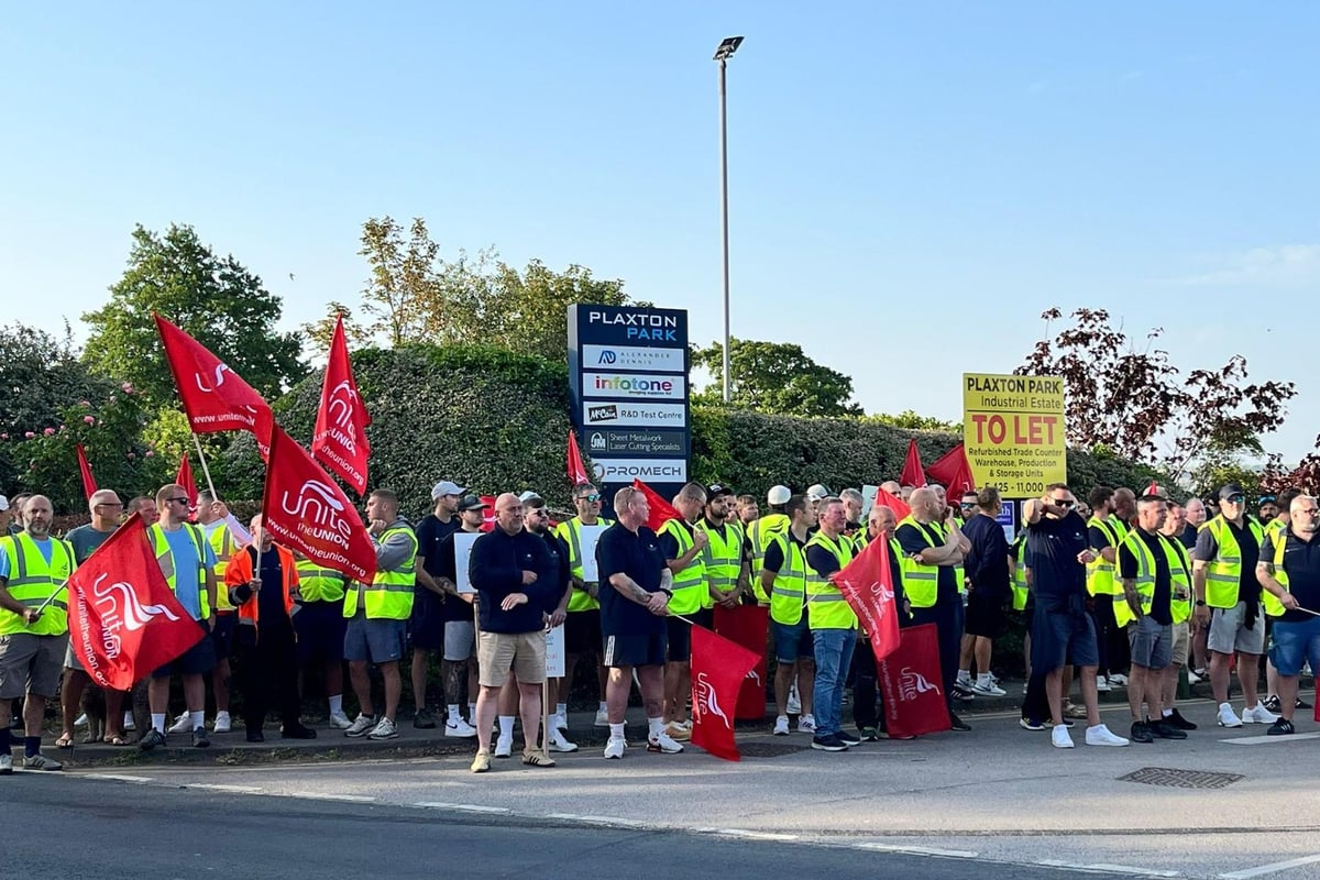 400 staff return to work as end of Scarborough strike action