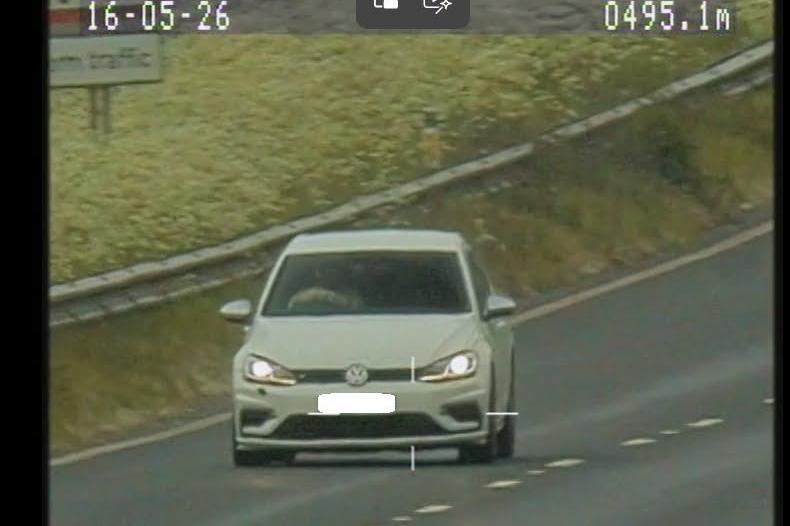 Mann mit 209 km/h auf der A64 geblitzt – Führerscheinentzug