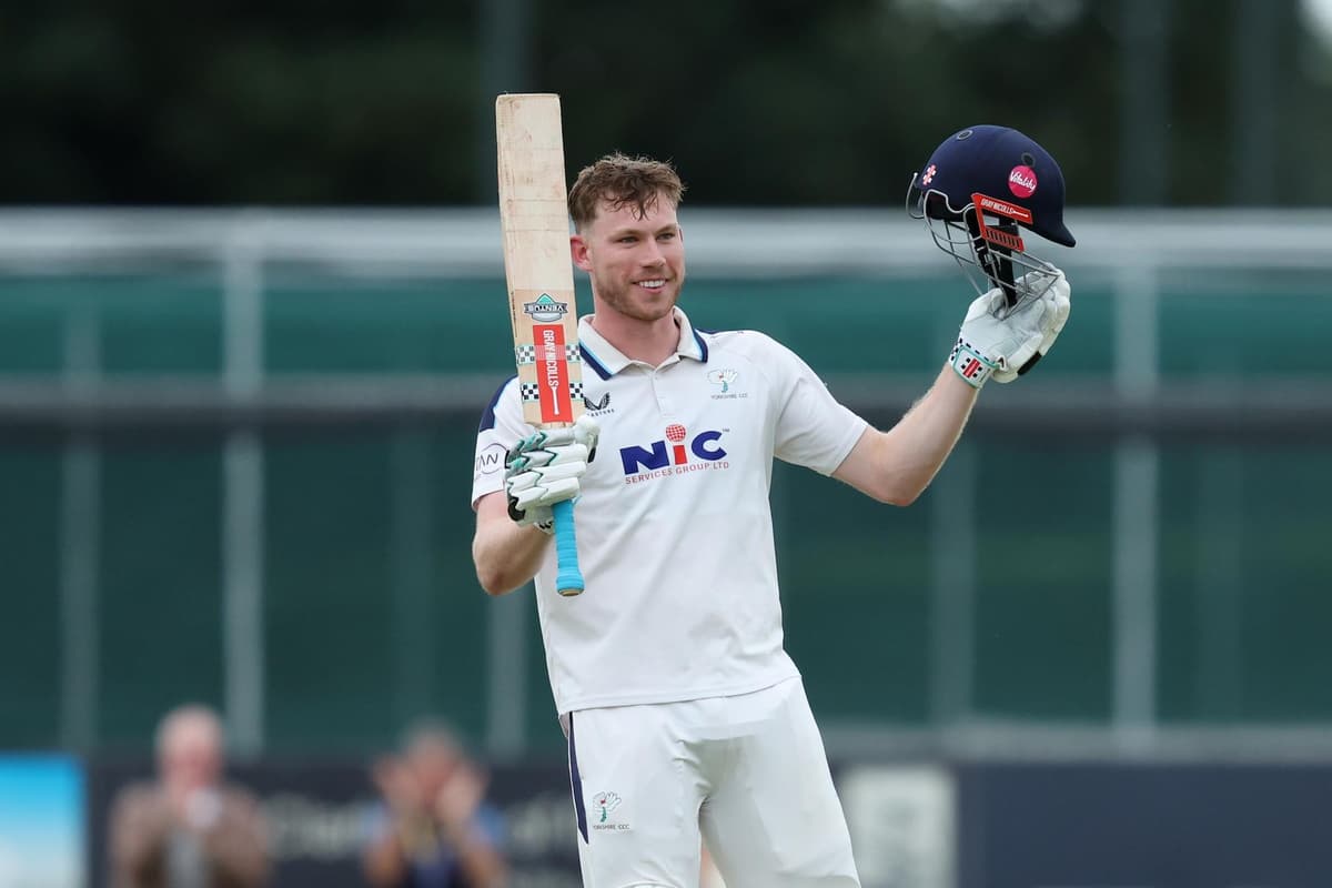 Zzja Matty Revis and Ben Coad combine to give Yorkshire CCC good chance of win