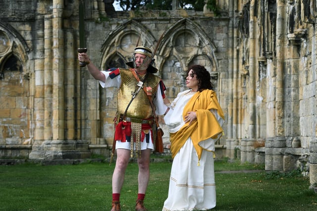Dave Grainger as 'Marcus Minucius Mudenus' and Lorie Ann Rodrigues as 'Pompeia’.