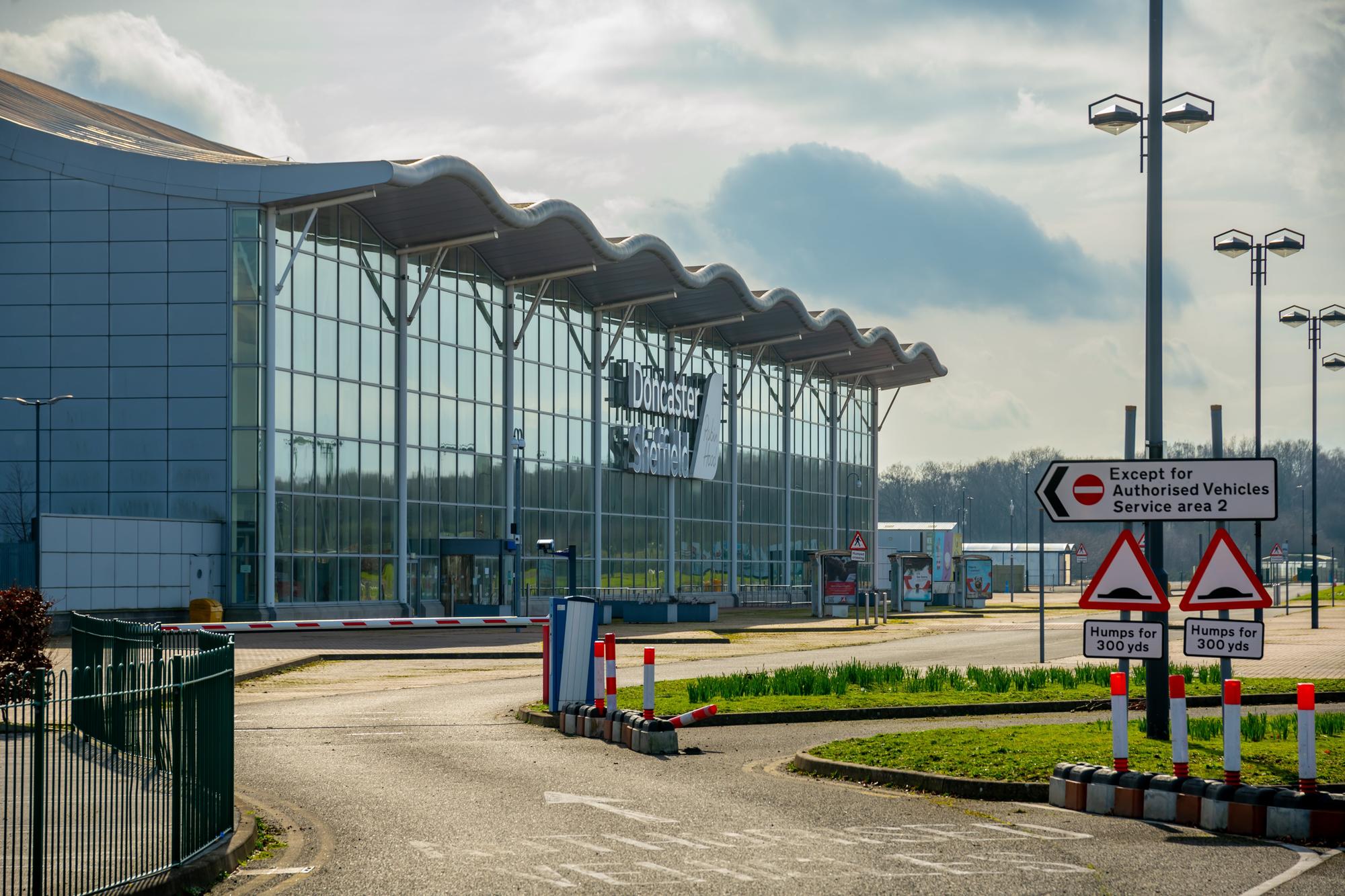 Flughafen Doncaster Sheffield: Unheimliche Bilder zeigen leere Start- und ...