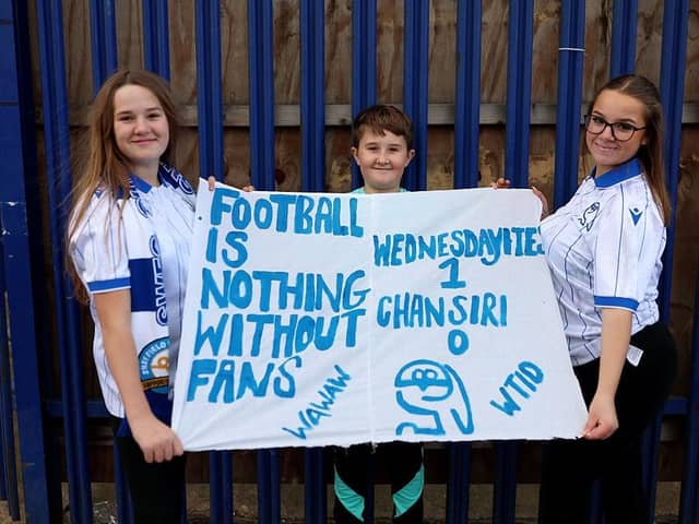 Fans of Sheffield Wednesday pose with a banner reading 'Football is nothing without fans, Wednesdayites 1, Chansiri 0' prior to the Sky Bet Championship match between Sheffield Wednesday and Oxford United at Hillsborough on October 25, 2025 (Picture: Cameron Smith/Getty Images)