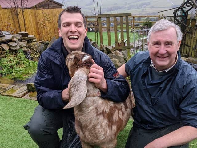Matt Jackson-Smith and Peter Wright on The Yorkshire Vet. (Pic credit: Daisybeck Studios / The Yorkshire Vet returns next Tuesday at 8pm on Channel 5)