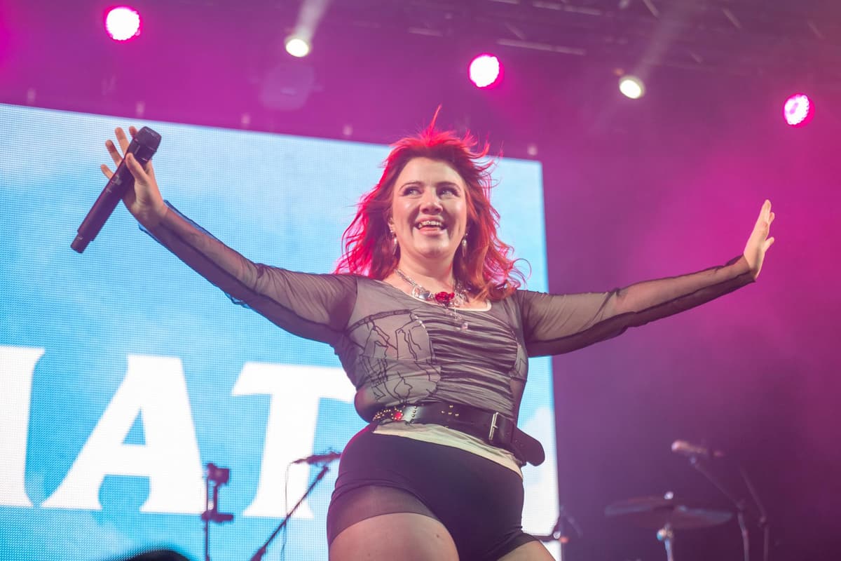 Post It Singer CMAT: Irish singer cancels UK Tour - including Leeds show - due to ...