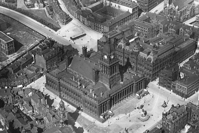 A view of the city of Leeds and the town hall in October 1910.