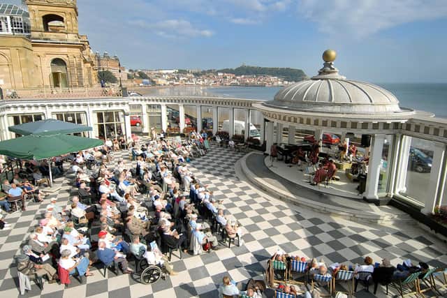 083891d  Scarborough Spa Orchestra entertain the crowd in the Spa Suncourt. Picture by Richard Ponter HG13          