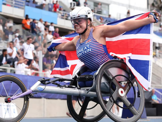 Hurricane Hannah Cockroft of Great Britain celebrates after winning the Women's 800m T34 Final at the Para Athletics World Championships Paris 2023 at Stade Charlety (Picture: Alexander Hassenstein/Getty Images)