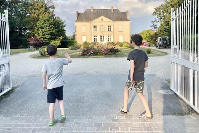 Castel Camping La Garangeoire is nestled in the grounds of a beautiful chateau, surrounded by trees, flowers and lakes.