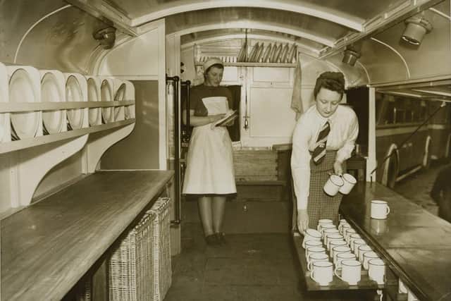 Mobile canteens. (Pic credit: Hulton Archive / Getty Images)