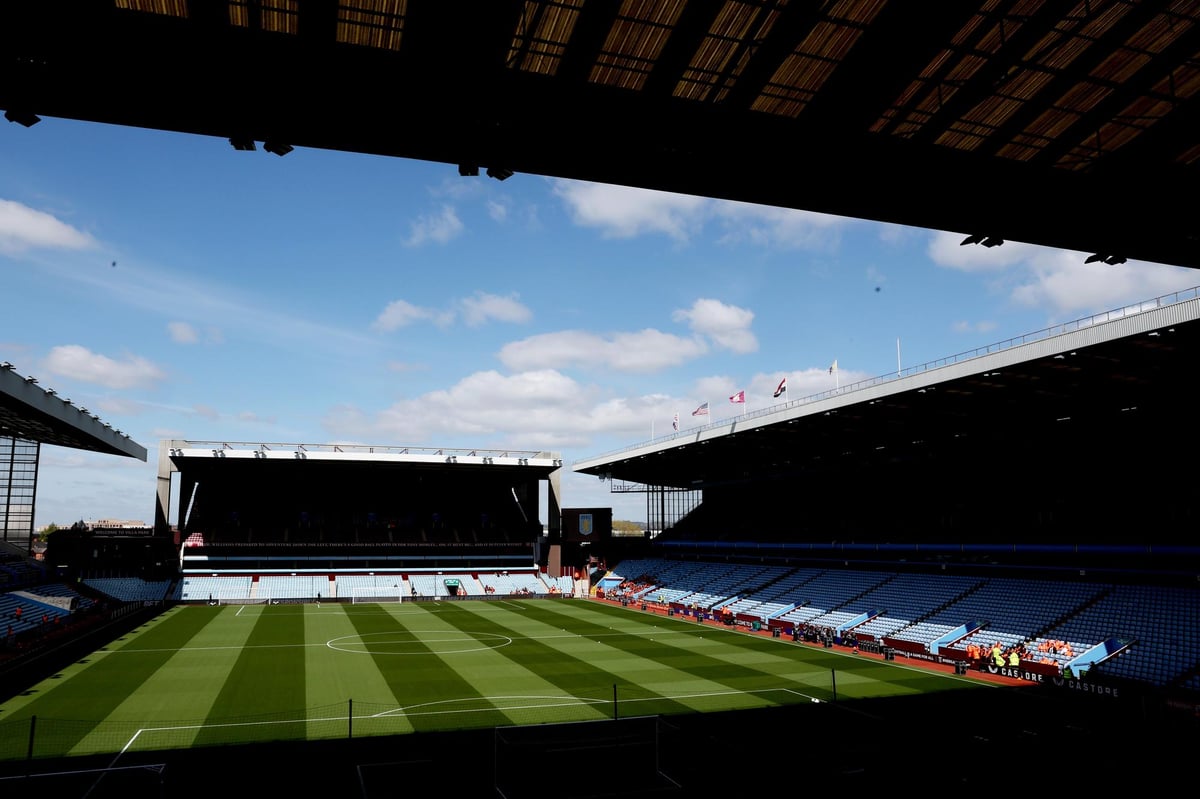 Aston Villa 'closing in' on capture of former Leeds United and Sheffield Wednesday midfielder