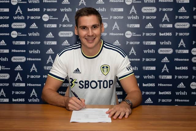 Pen to paper - Max Wober at Leeds United (Picture: LUFC)