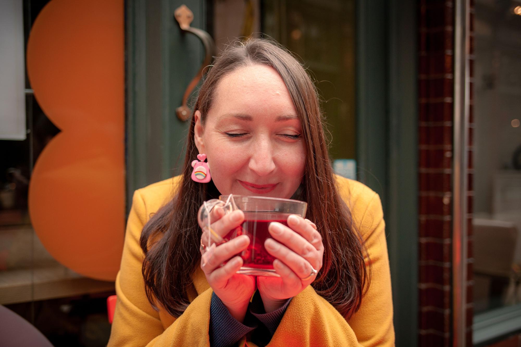 Cuppa Kindness: Unternehmerin aus Hull gewinnt Wettbewerb mit Theo ...