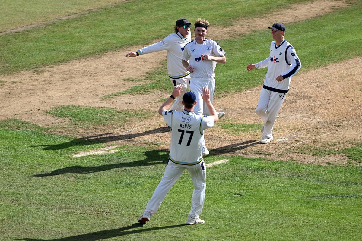 Yorkshire chip away as Trent Bridge remembers the great Garry Sobers