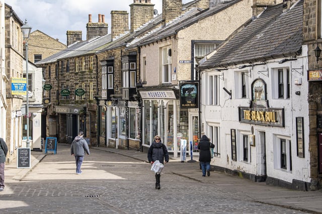 This year Otley was voted one of the best up and coming areas to live in by The Sunday Times. It really is no surprise. The charming market town sits at the foot of the Dales but falls within the Leeds postcode area. It offers all one could ask for, with easy access to the countryside, including the famous Otley Chevin, as well as good local markets, pubs and restaurants. It takes 30 minutes to drive into Leeds city centre via the A65 or Leeds Road and the A660. It takes 49 minutes of the X84 from Otley Bus Station to Leeds City Bus Station. For train users, the nearest stations are Burley in Wharfedale and Menston.