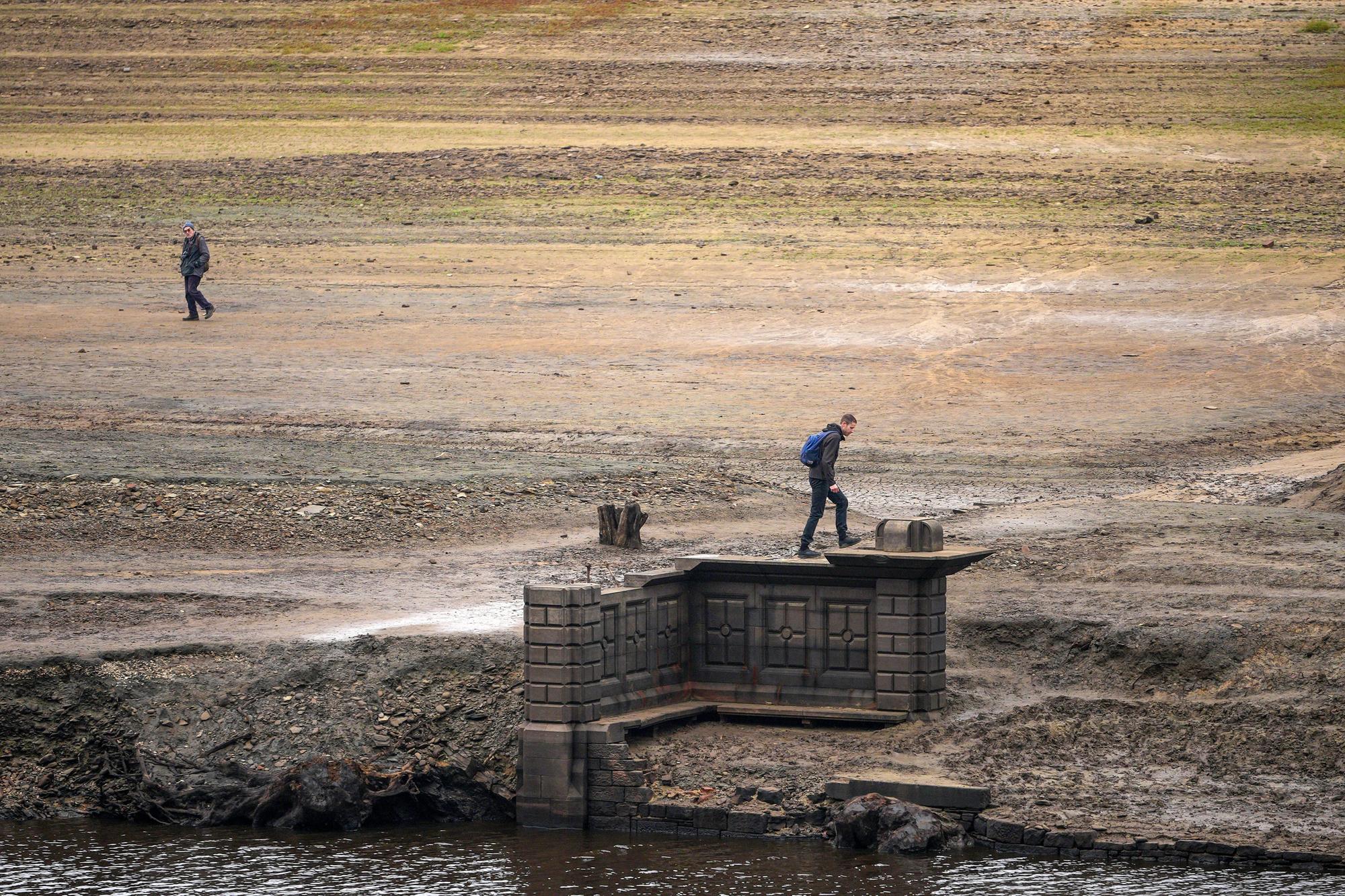Lost village appears as drought continues at popular Ladybower reservoir