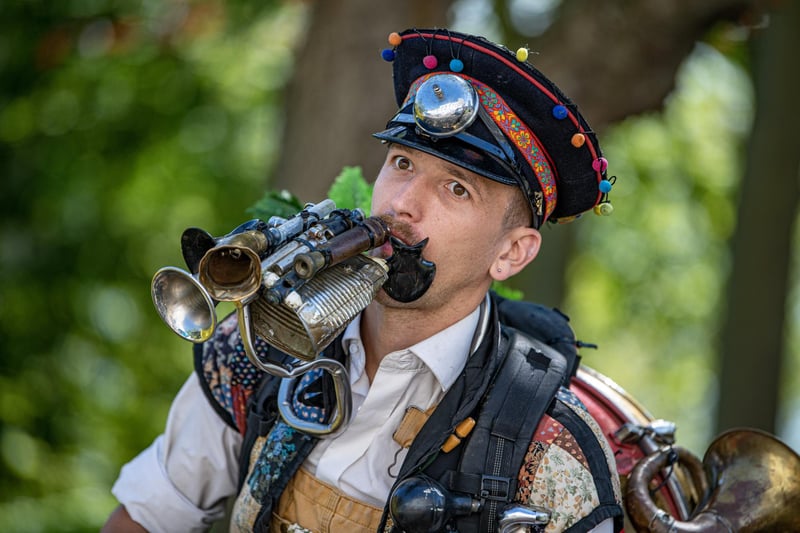 An entertainer at the Steampunk Weekend