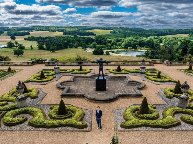 Harewood House is a stunning example of 18th century architecture, set in classic ‘Capability’ Brown landscapes. Visitors can take a tour inside the house and grounds or walk around the Lakeside Path and enjoy the beautiful scenery along the Harewood circular walk.
