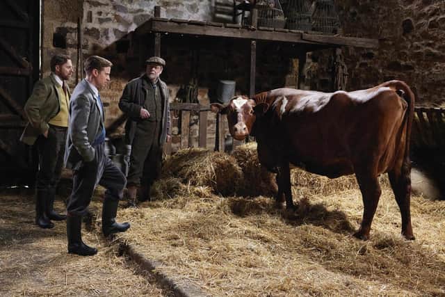 There's a cow in trouble later on series 7: Samuel West (Siegfried Farnon), Nicholas Ralph (James Herriot), Russell Richardson (Mr Bushell)