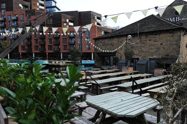 Spread across two floors, with a large outdoor area, this characterful watering hole prides itself on its great selection of craft beers and gin and tonics. For something with a bit of zest try the Waterlane Gin cocktail.