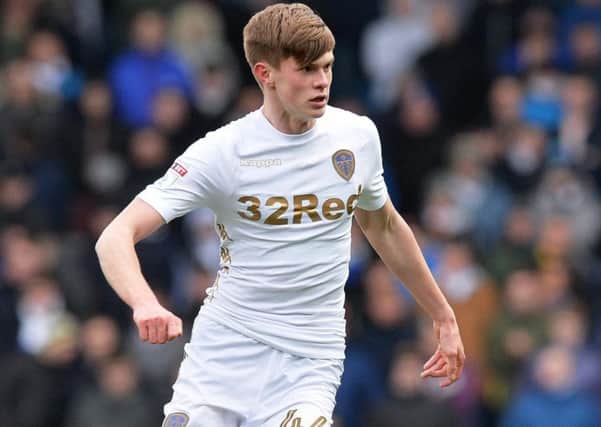 Leeds United defender Tom Pearce has signed a new deal