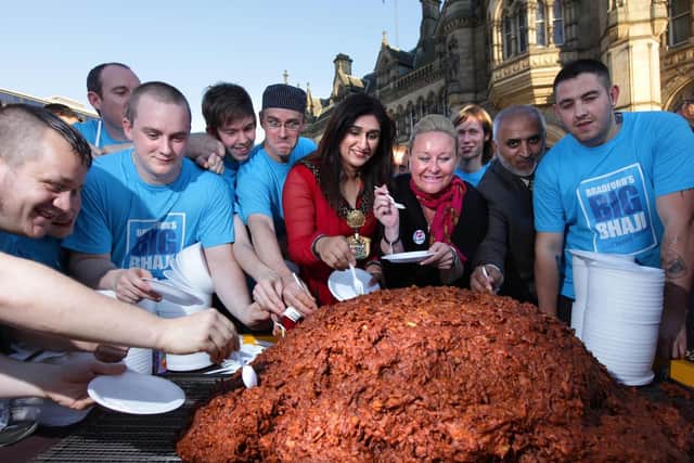The world's largest onion bhaji weighed 102.2kg and was 40.94 inches in length
