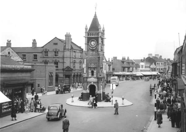Redcar, 16th August 1950

High Street looking east.