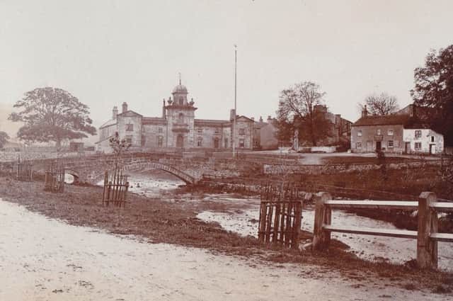 The Fountaine Hospital Almshouse and the Fountaine Inn circa 1900.