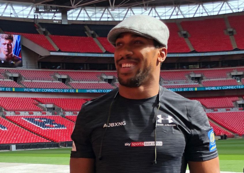 Yorkshire designer creates bespoke flat cap for champion boxer
